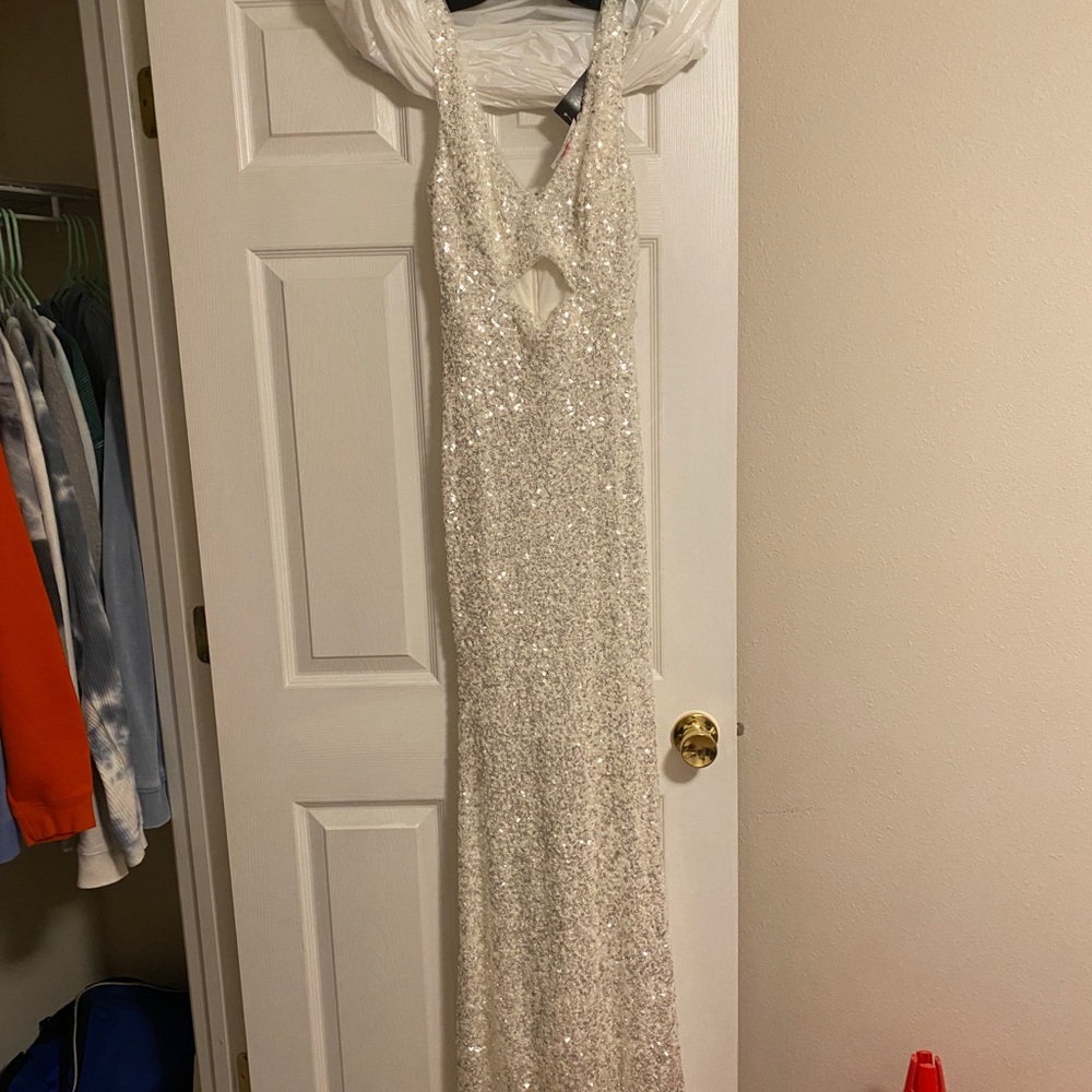 BETSY&ADAM SPARKLY PROM DRESS!!
